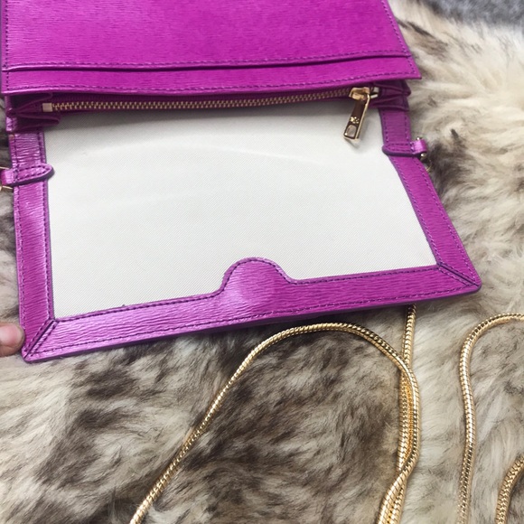 Ralph Lauren Purse with luxurious gold hardware - Picture 4 of 8